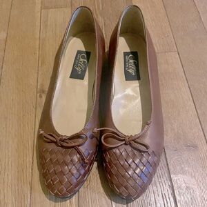 Braided leather ballet flats with bow / low heel pumps